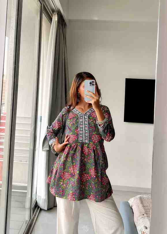 Women’s Floral Garden Printed Kurti – V-Neck with Lace Detailing